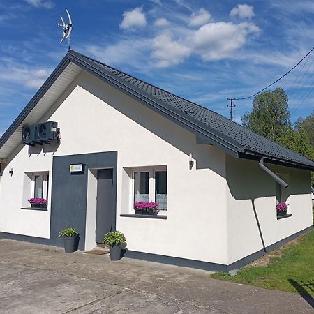Letnia Oaza "Akacja" Apartment Sobienie Jeziory Exterior foto