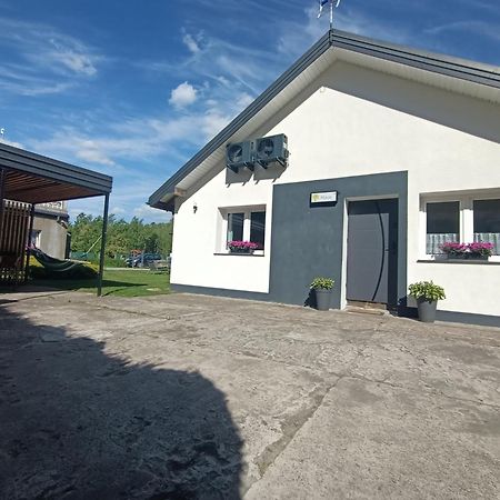Letnia Oaza "Akacja" Apartment Sobienie Jeziory Exterior foto