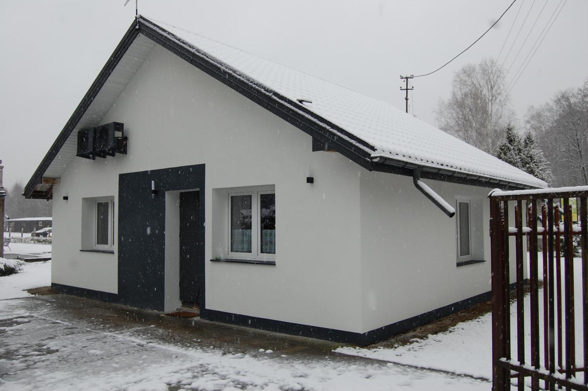 Letnia Oaza "Akacja" Apartment Sobienie Jeziory Exterior foto